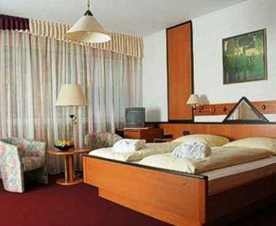фото отеля Center Hotel Schlangenbader Hof