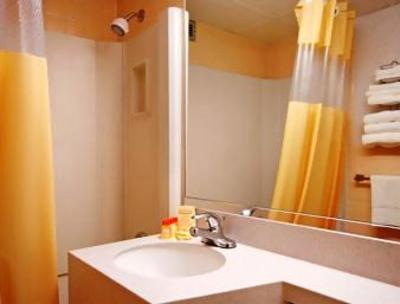 фото отеля Days Inn Brooklyn New York City