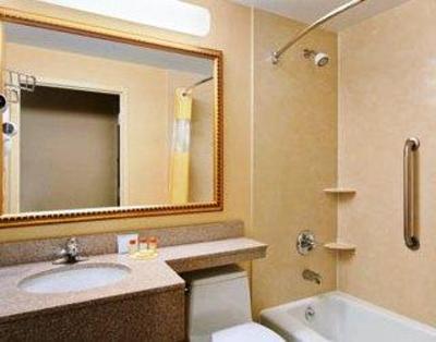 фото отеля Days Inn Brooklyn New York City