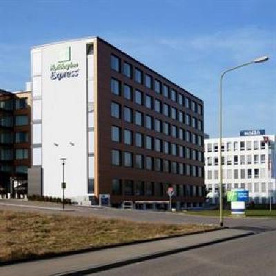 фото отеля Holiday Inn Express Zurich Airport