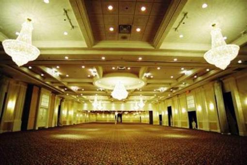 фото отеля Crowne Plaza Hotel Montreal Airport