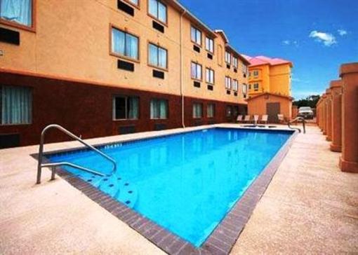 фото отеля Quality Inn & Suites Bandera Pointe San Antonio