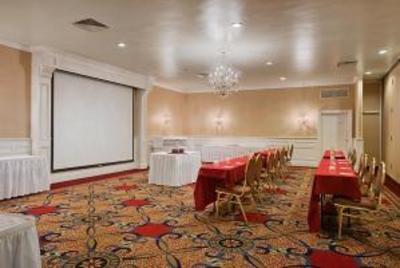 фото отеля BEST WESTERN PLUS Sovereign Hotel