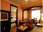 фото отеля Makati Palace Hotel