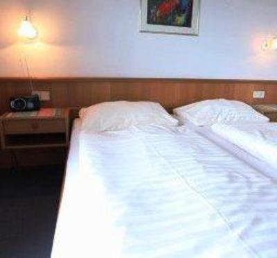 фото отеля Harring direkt am See Pension Millstatt