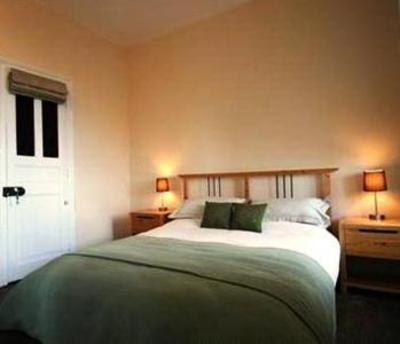 фото отеля Numero CINQ Bed and Breakfast Domfront