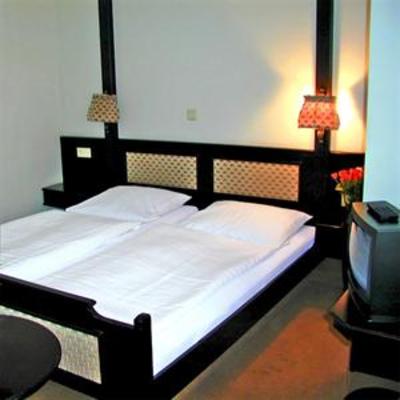 фото отеля Hotel Refrather Hof