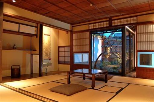фото отеля Iori Nishirokkaku-cho Machiya Hotel