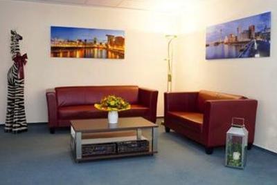 фото отеля Hotel Am Dusseldorfer Platz