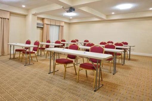 фото отеля Holiday Inn Express Hiawassee