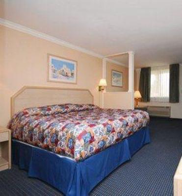 фото отеля Econo Lodge Inn & Suites Fiesta Park