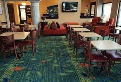 фото отеля Fairfield Inn & Suites Hanes Mall Winston Salem