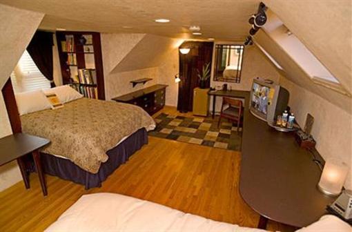фото отеля Ray's Bucktown Bed and Breakfast