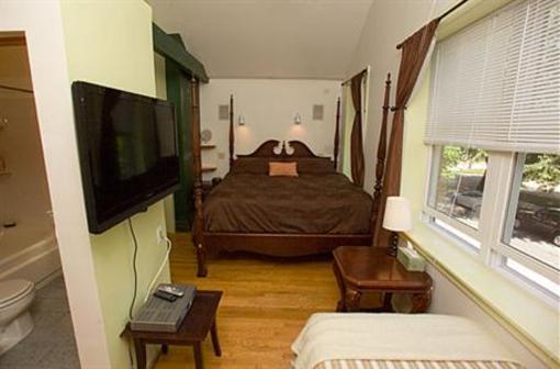 фото отеля Ray's Bucktown Bed and Breakfast
