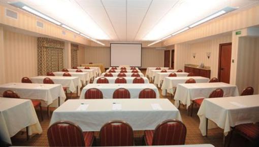 фото отеля Country Inn & Suites Atlanta-NW at Windy Hill Rd