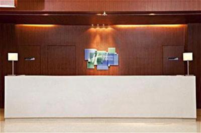 фото отеля Holiday Inn Express Luohu Shenzhen
