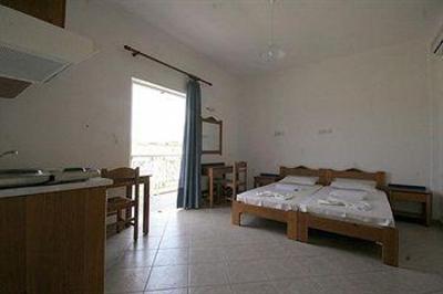 фото отеля Mediterranean Studios Apartments