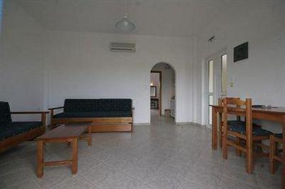 фото отеля Mediterranean Studios Apartments