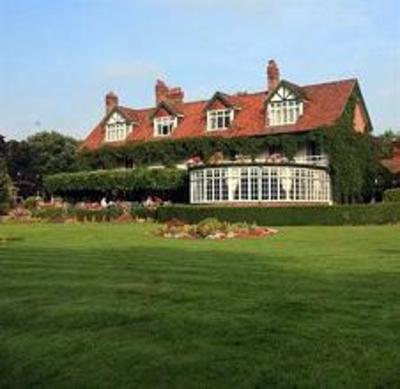 фото отеля French Horn Hotel Sonning