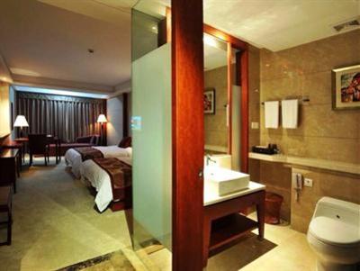 фото отеля Longshan Hotel Fuyang