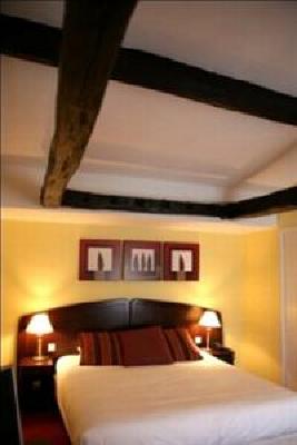 фото отеля Les Trois Poussins Hotel