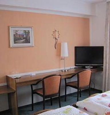 фото отеля Hotel Heidekranz Troisdorf