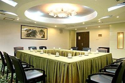 фото отеля Qingdao Huaneng Hotel