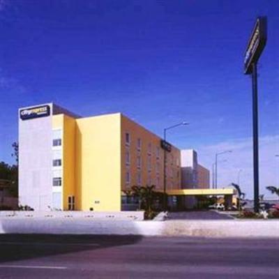 фото отеля City Express Nuevo Laredo