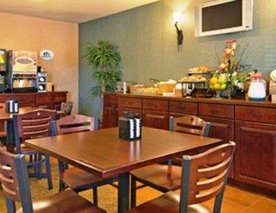 фото отеля Super 8 Fairview Heights