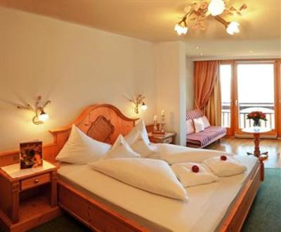 фото отеля Hotel Schonblick Rodeneck