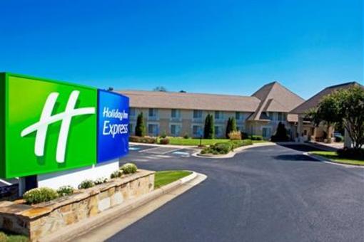 фото отеля Holiday Inn Express Chateau Elan Lodge