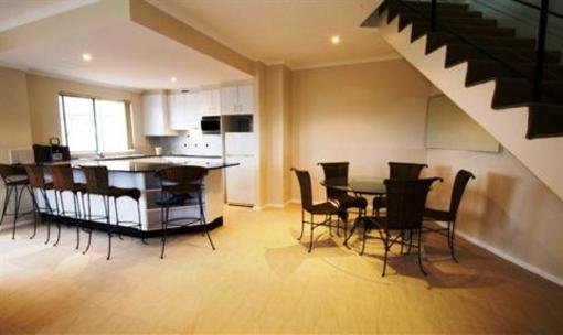 фото отеля Avoca Palms Resort Apartments