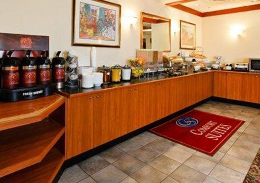 фото отеля Comfort Suites Denver International Airport