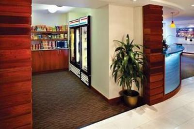 фото отеля Courtyard by Marriott Waikiki Beach