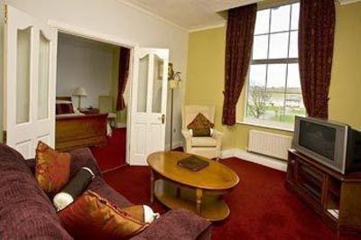 фото отеля Walter Raleigh Hotel Youghal