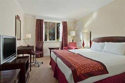 фото отеля Hilton St Anne's Manor, Bracknell
