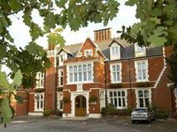 Hilton St Anne's Manor, Bracknell