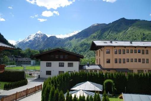 фото отеля Pinzgauerhof Kaprun