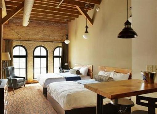 фото отеля The Brewhouse Inn & Suites