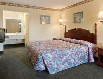 фото отеля Days Inn Raeford