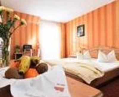 фото отеля Hotel Gasthof zur Linde Middelhagen