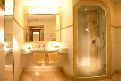 фото отеля ApartHotel Garni Asterhof Fügenberg