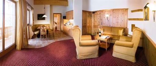 фото отеля ApartHotel Garni Asterhof Fügenberg