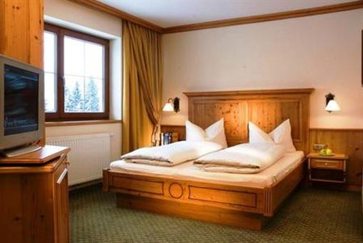 фото отеля ApartHotel Garni Asterhof Fügenberg