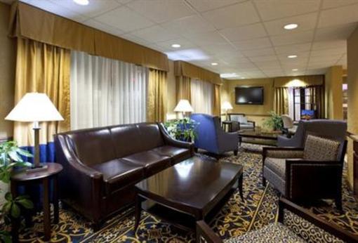 фото отеля Holiday Inn Express Hotel & Suites Sunbury-Columbus Area