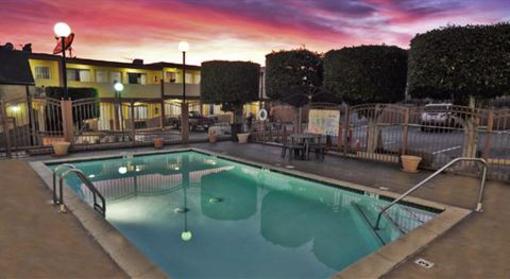 фото отеля Hollywood Inn Express South