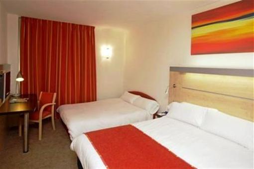 фото отеля Holiday Inn Express Vitoria
