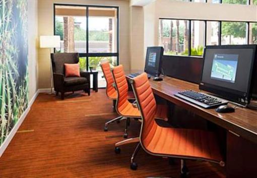 фото отеля Courtyard by Marriott Phoenix Chandler