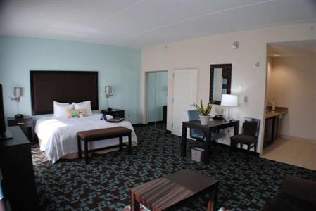 фото отеля Hampton Inn & Suites Nashville @ Opryland