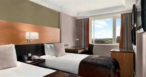 фото отеля Hilton London Metropole